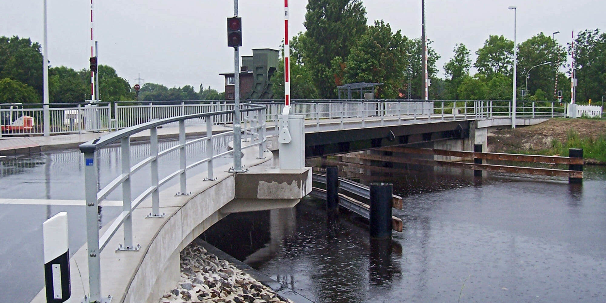 Klappbrücke Ems-Jade-Kanal